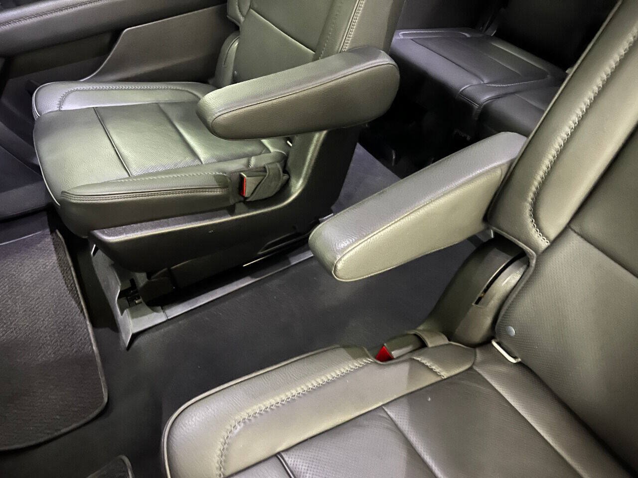 Used 2021 GMC Yukon XL Denali AWD/4WD image 86