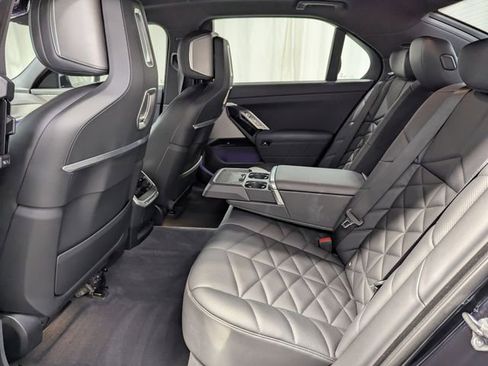 Used 2023 BMW 740i w/ Parking Assistance Package image 11