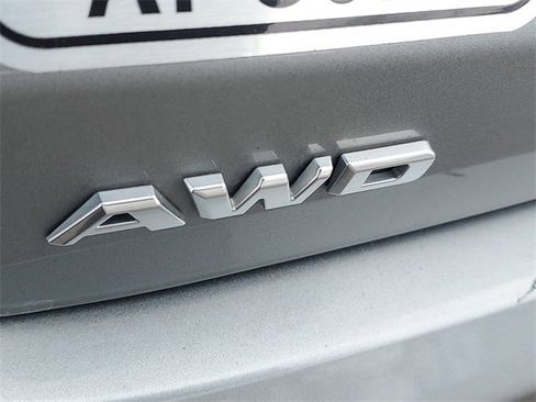 Certified 2024 Cadillac XT6 Luxury w/ LPO, Floor Liner Package image 7