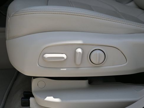 Used 2023 GMC Acadia Denali AWD/4WD image 16