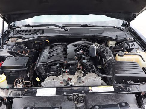 Used 2008 Chrysler 300 Touring RWD image 32