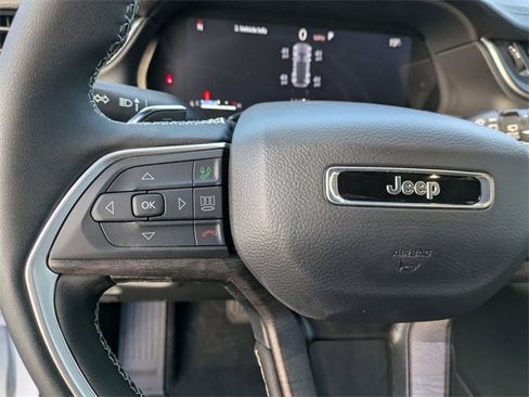 New 2025 Jeep Grand Cherokee Limited image 16