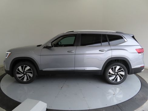 New 2025 Volkswagen Atlas SEL image 8