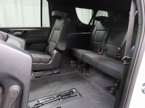 Used 2025 Chevrolet Suburban High Country image 53