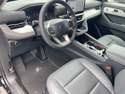 New 2026 Ford Explorer Active w/ Active Comfort Package AWD/4WD image 6