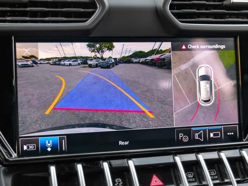 Used 2022 Lamborghini Urus image 23