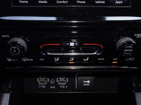 Used 2023 Jeep Grand Cherokee L Laredo image 20