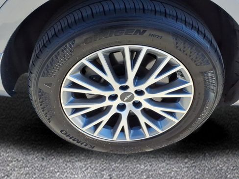 Used 2024 Genesis GV80 2.5T image 9