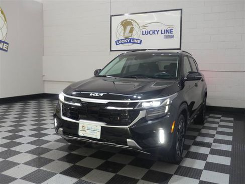 Used 2024 Kia Seltos SX w/ SX Sunroof Package AWD/4WD image 4