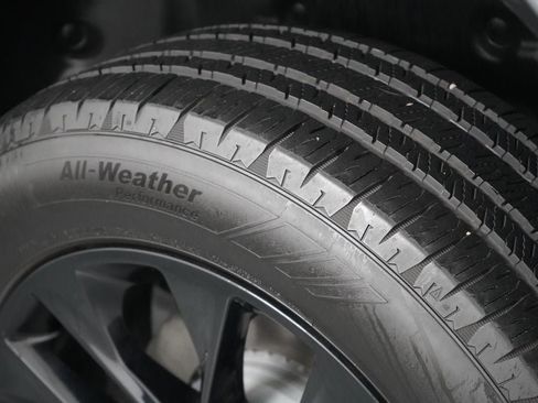 Used 2025 Jeep Wrangler Unlimited Sahara AWD/4WD image 31