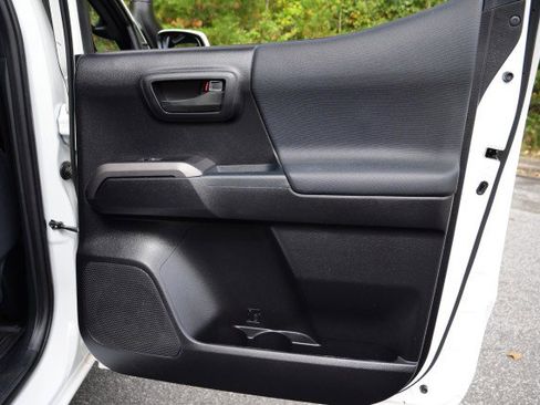 Used 2020 Toyota Tacoma TRD Sport image 44