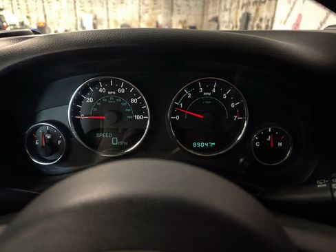 Used 2016 Jeep Wrangler Unlimited Sahara w/ Connectivity Group image 23