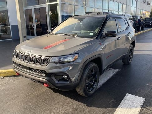Used 2024 Jeep Compass Trailhawk image 4
