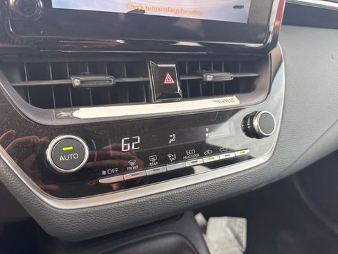 Used 2023 Toyota Corolla LE image 11