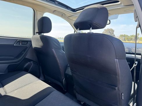 Used 2014 Subaru Forester 2.5i Premium w/ Popular Package #2 AWD/4WD image 31