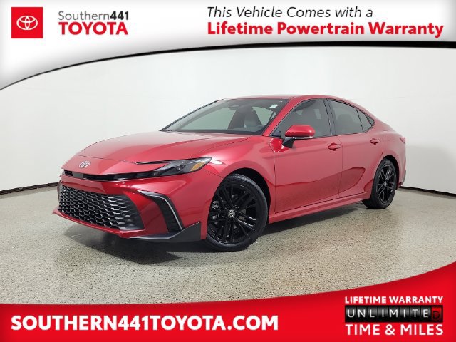 Used 2026 Toyota Camry SE FWD image 1