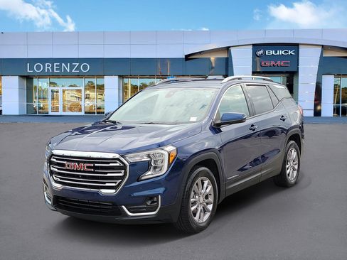 Used 2022 GMC Terrain SLT w/ Tech Package FWD image 1