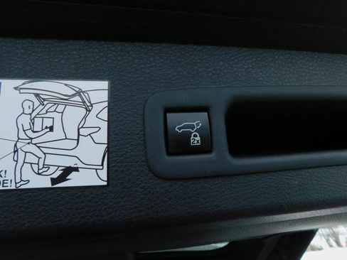 Used 2024 Toyota Sienna XLE image 13