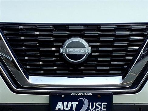 Used 2023 Nissan Rogue SL w/ SL Premium Package image 4