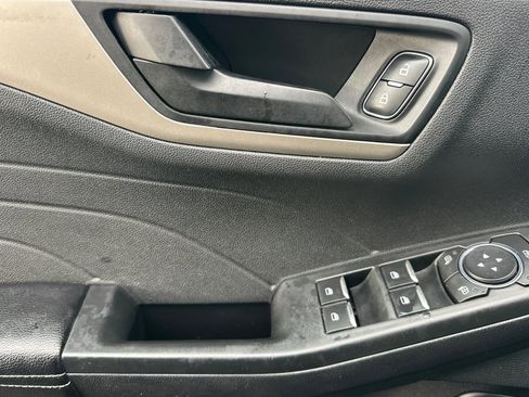 Used 2022 Ford Escape SE image 8