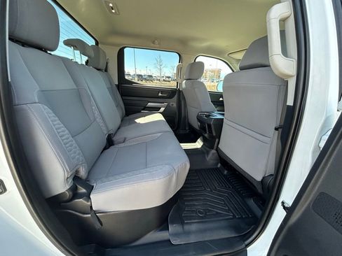 Used 2022 Toyota Tundra SR5 w/ SR5 Convenience Package AWD/4WD image 29