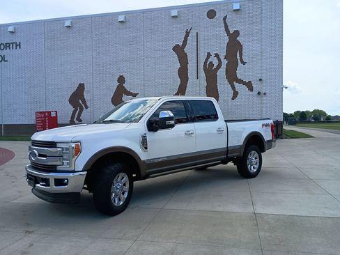 Used 2017 Ford F250 King Ranch w/ King Ranch Ultimate Package AWD/4WD image 6