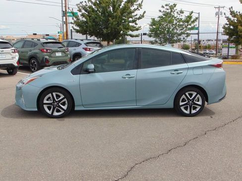 Used 2017 Toyota Prius Three Touring w/ Carpet Mat Package FWD image 7