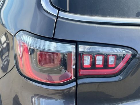 Used 2018 Jeep Compass Latitude w/ Popular Equipment Group image 15