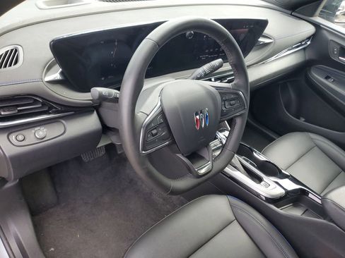 Used 2025 Buick Envista Sport Touring image 13