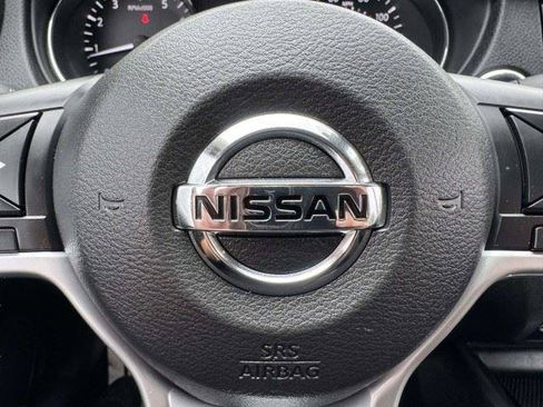 Used 2019 Nissan Rogue SV FWD image 31