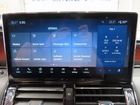 Used 2024 Lincoln Navigator L Reserve w/ Equipment Group 201A image 27