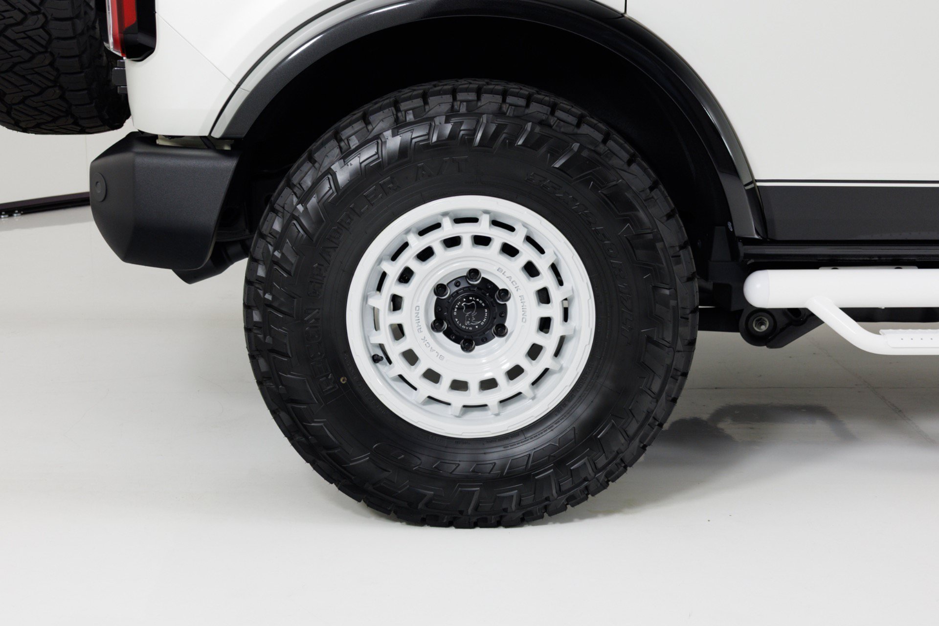 Used 2025 Ford Bronco Outer Banks AWD/4WD image 11