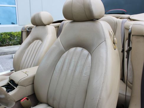 Used 2003 Jaguar XK8 Convertible image 9