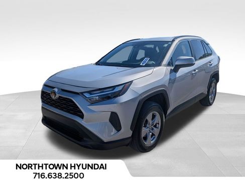 Used 2025 Toyota RAV4 XLE AWD/4WD image 1