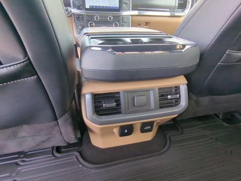 Used 2022 Ford F150 Lariat image 19