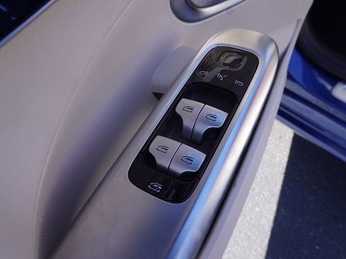 Used 2025 Mercedes-Benz C 300 Sedan image 16