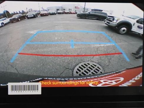 Used 2026 Toyota Sienna LE image 12