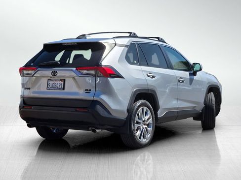 Used 2023 Toyota RAV4 XLE Premium AWD/4WD image 5