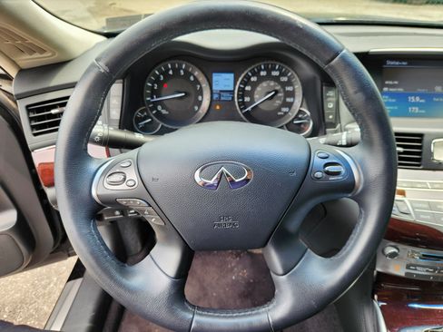 Used 2015 INFINITI Q70 3.7 AWD/4WD image 9