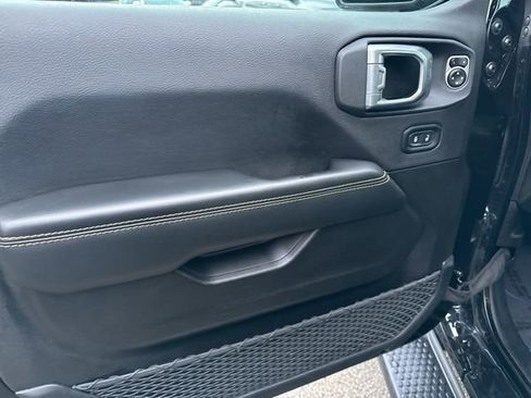 Used 2024 Jeep Wrangler Sahara image 20