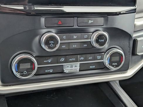 Used 2022 Ford Expedition XLT image 24