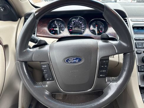 Used 2011 Ford Taurus Limited FWD image 4