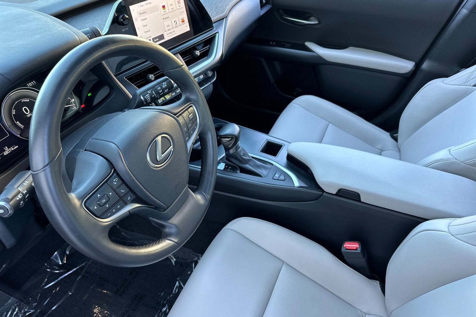 Used 2024 Lexus UX 250h FWD image 4
