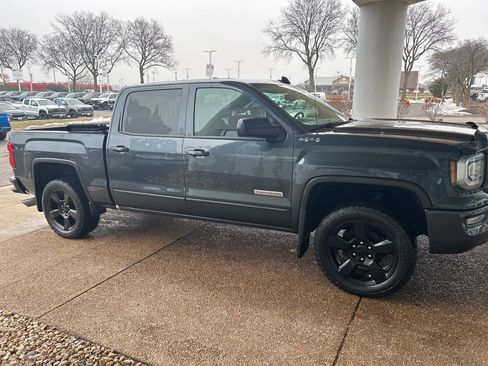 Used 2017 GMC Sierra 1500 SLE image 4