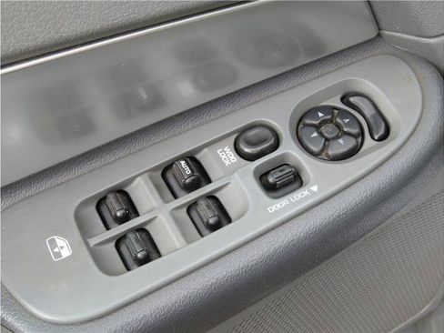 Used 2007 Dodge Ram 2500 Truck SLT image 11