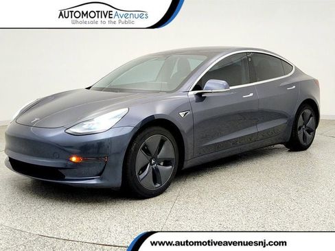Used 2020 Tesla Model 3 Standard Range RWD image 1