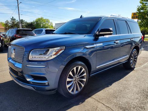 Used 2018 Lincoln Navigator Select w/ Cargo Package AWD/4WD image 4