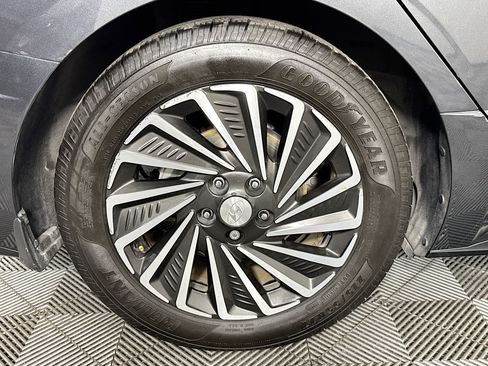 Used 2023 Hyundai Sonata Limited image 32