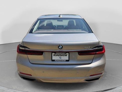 Used 2022 BMW 740i RWD image 4