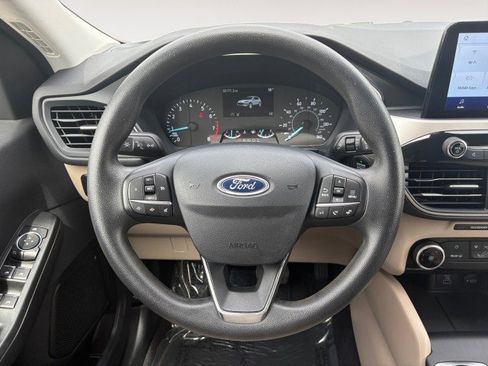 Used 2022 Ford Escape SE FWD image 12